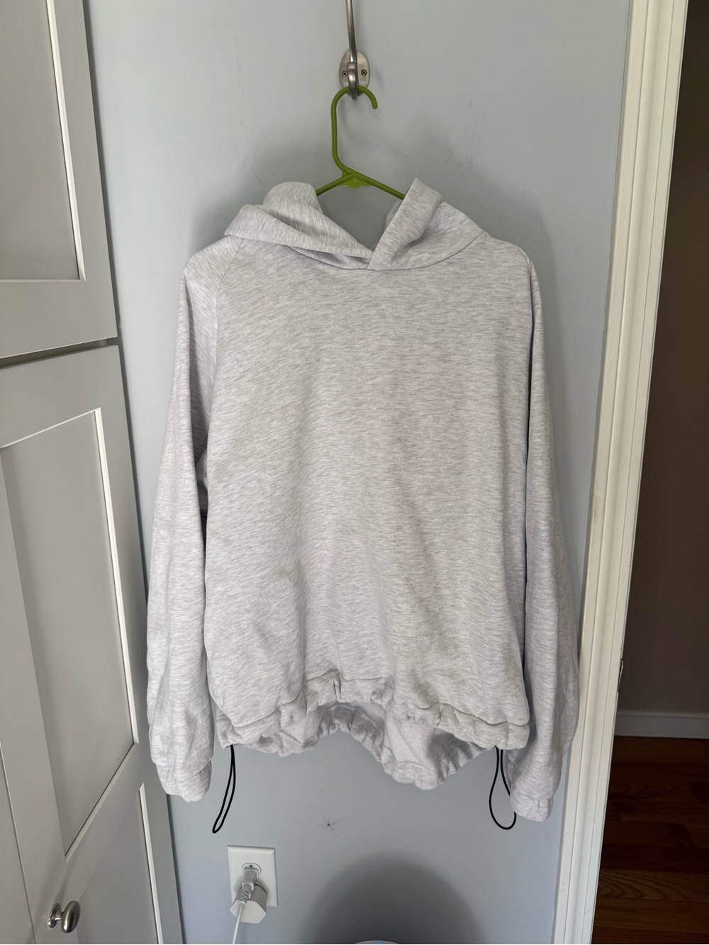 Standard Cloth Free Throw Hoodie Sweatshirt